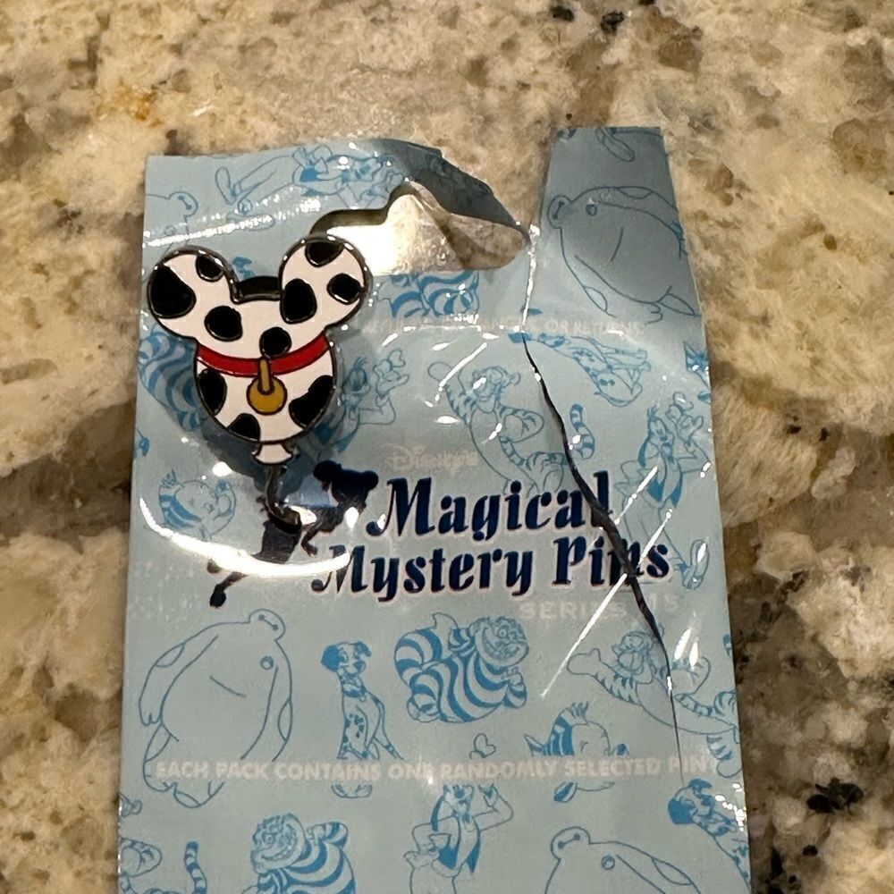 101 Dalmatians Balloon Mickey Head Disney Pin series 15 2020 - Picture 7 of 9